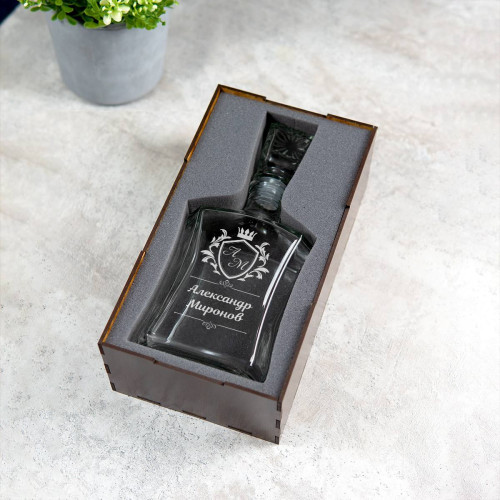 Именной новогодний штоф "Президент" в подарочном футляре с гравировкой