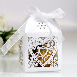 50 шт. коробка для конфет с лазерной резкой в виде сердца