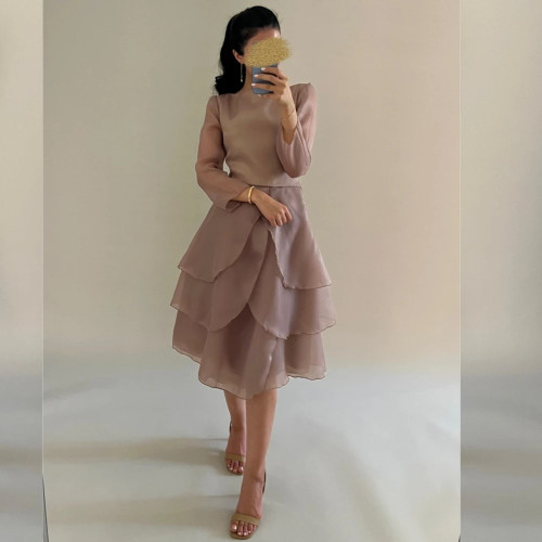 Индивидуальное шифоновое многоуровневое драпированное платье трапециевидной формы для выпускного вечера с драгоценными камнями на заказ, платье длиной до колена