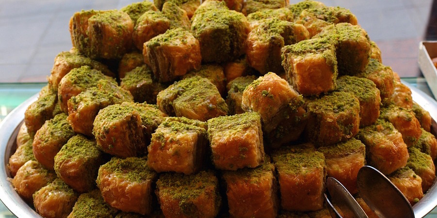 Пахлава — сладкий сувенир из Баку