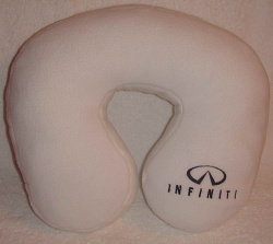 Подушка Infiniti под шею белая
